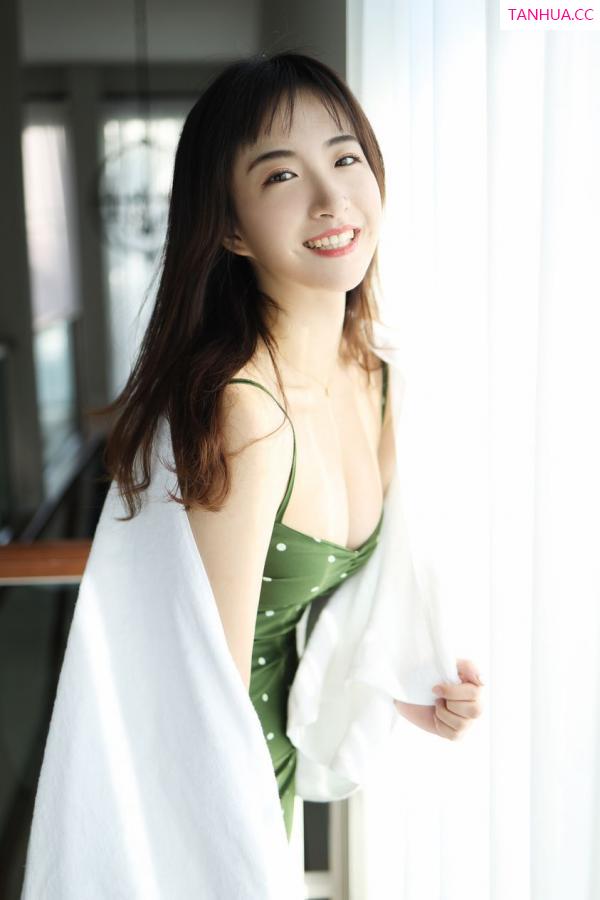 龚天艺 艺儿拿铁 [XIUREN]高清写真图 2019.12.30 艺儿拿铁第24张图片